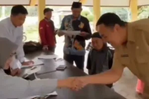 Dinsos P3AKB Bondowoso Monev Penyaluran PKH di Binakal dan Pakem, Pastikan Program Tepat Sasaran