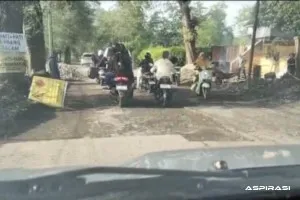 Sempat Dikeluhkan Warga, Jalan Rusak Tamanan Bondowoso Mulai Diperbaiki, Politisi Erna: Respon Cepat Patut Diapresiasi