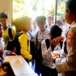 Polisi Jadi Sahabat Sejak Dini, Siswa SD Serbu Polsek Curahdami untuk Halal Bihalal