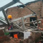 Angin Kencang Terjang Bondowoso, Belasan Rumah Rusak dan Pohon Tumbang Tutup Jalan