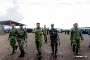 Pangdam XV/Pattimura Tinjau Yonif 866, Rinto Wijaya Dampingi