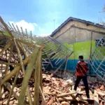 Diterjang Cuaca Ekstrem, Atap Kelas Ponpes di Bondowoso Ambruk 26 Santri Selamat, Kerugian Capai Rp50 Juta